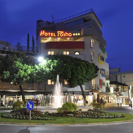 Hotel Pasha Lignano Sabbiadoro Bagian luar foto