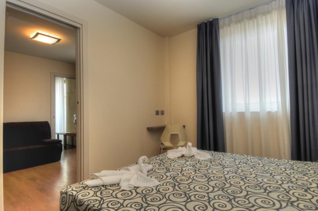 Hotel Pasha Lignano Sabbiadoro Bagian luar foto