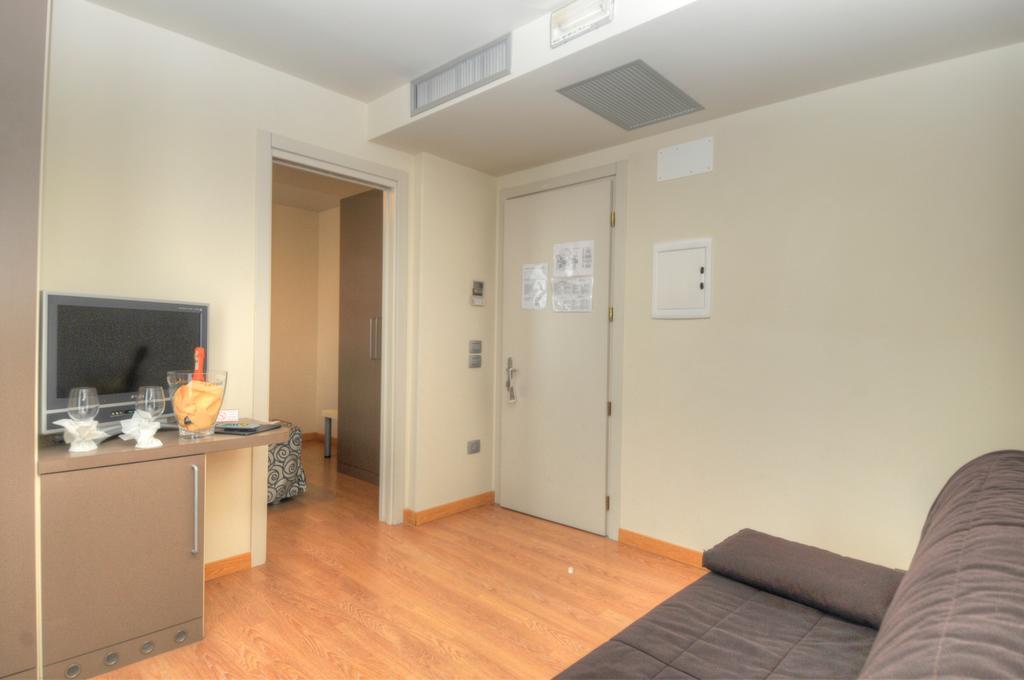Hotel Pasha Lignano Sabbiadoro Bagian luar foto