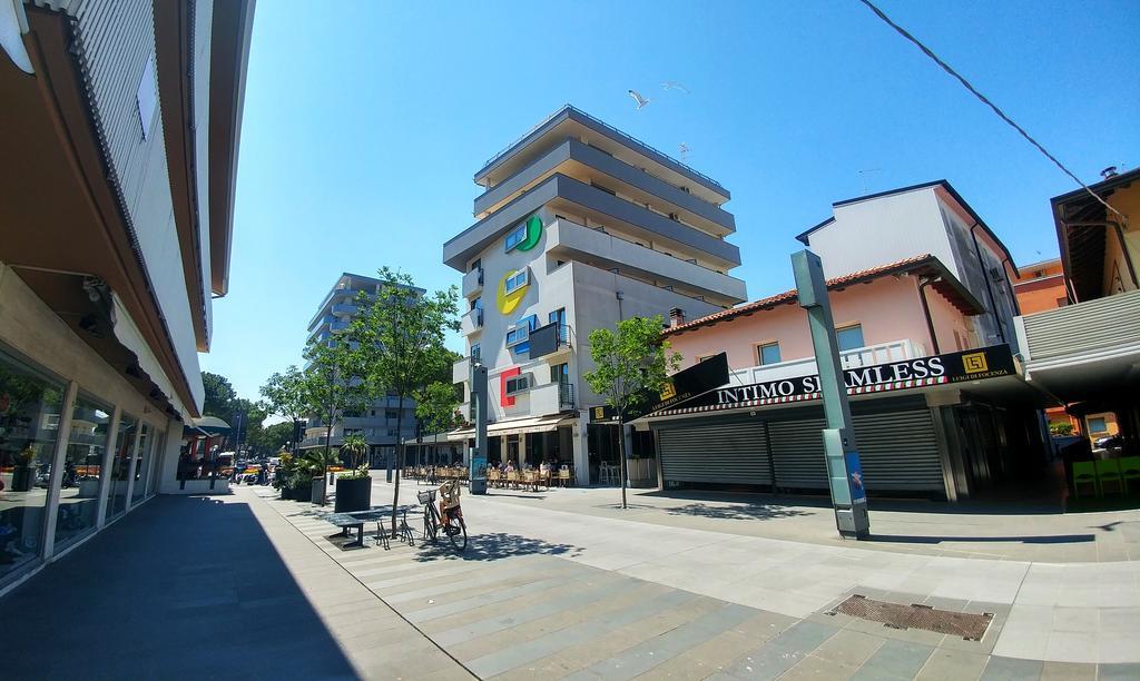 Hotel Pasha Lignano Sabbiadoro Bagian luar foto