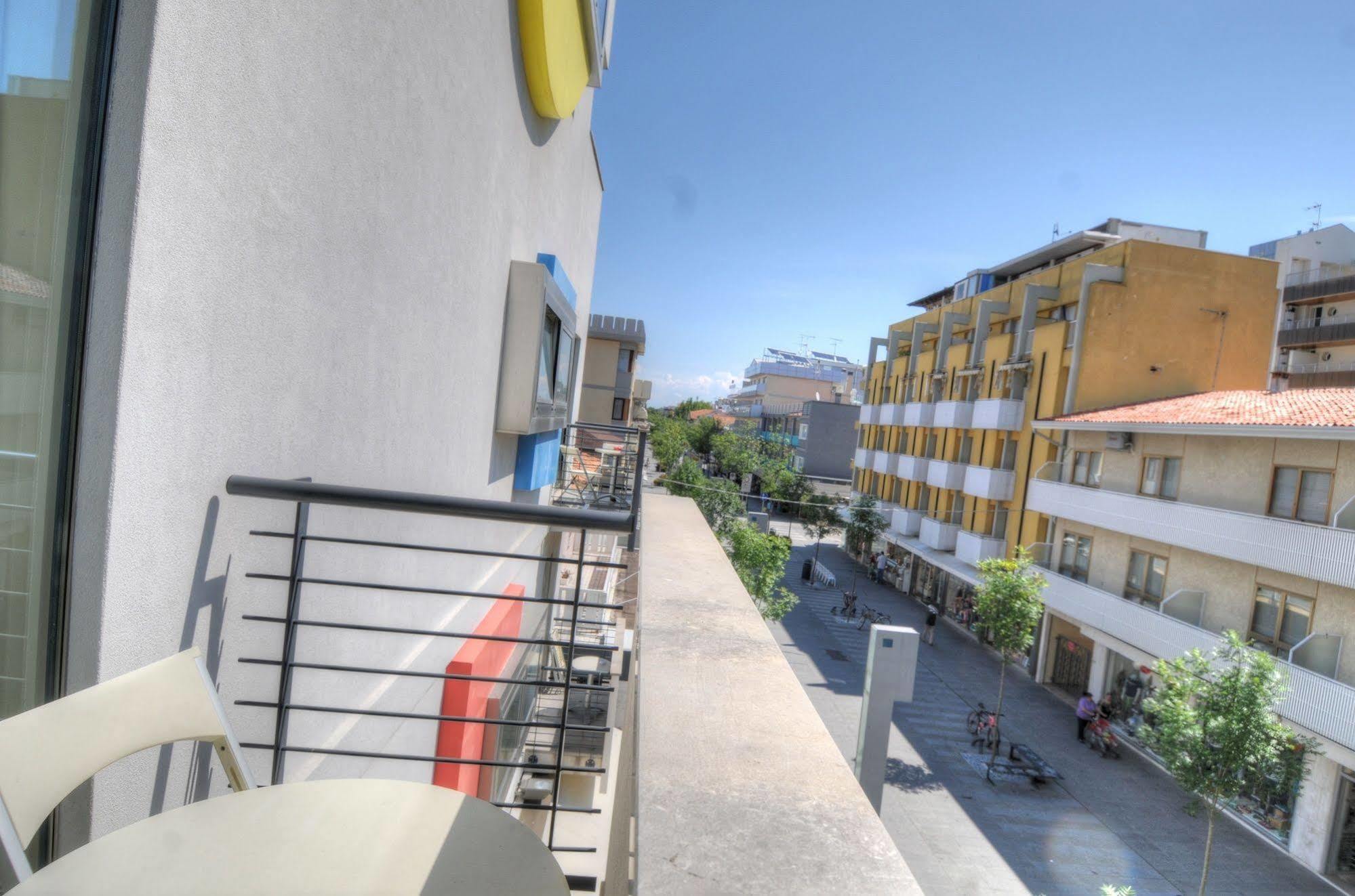 Hotel Pasha Lignano Sabbiadoro Bagian luar foto