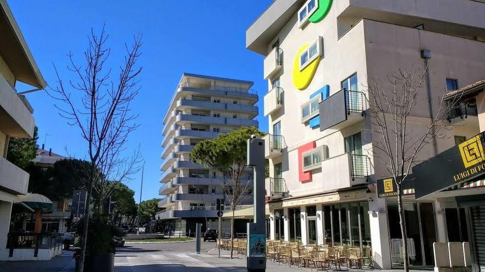 Hotel Pasha Lignano Sabbiadoro Bagian luar foto