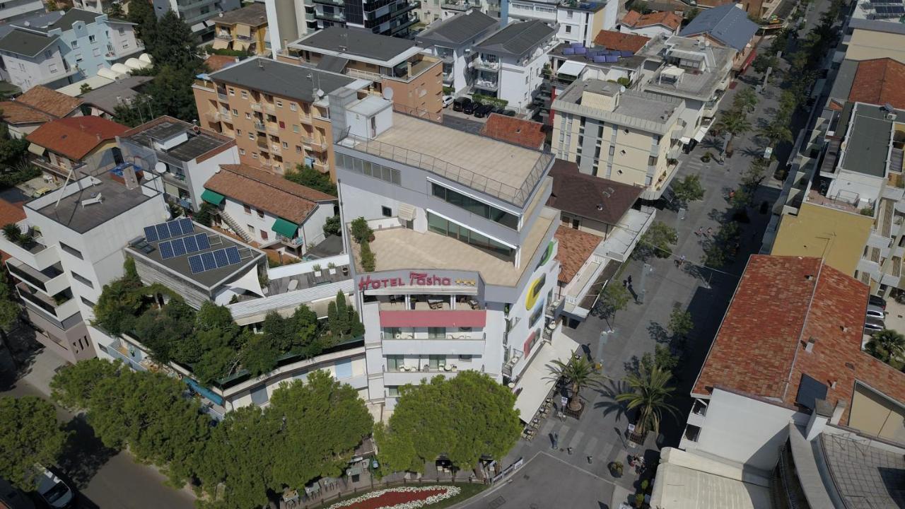 Hotel Pasha Lignano Sabbiadoro Bagian luar foto