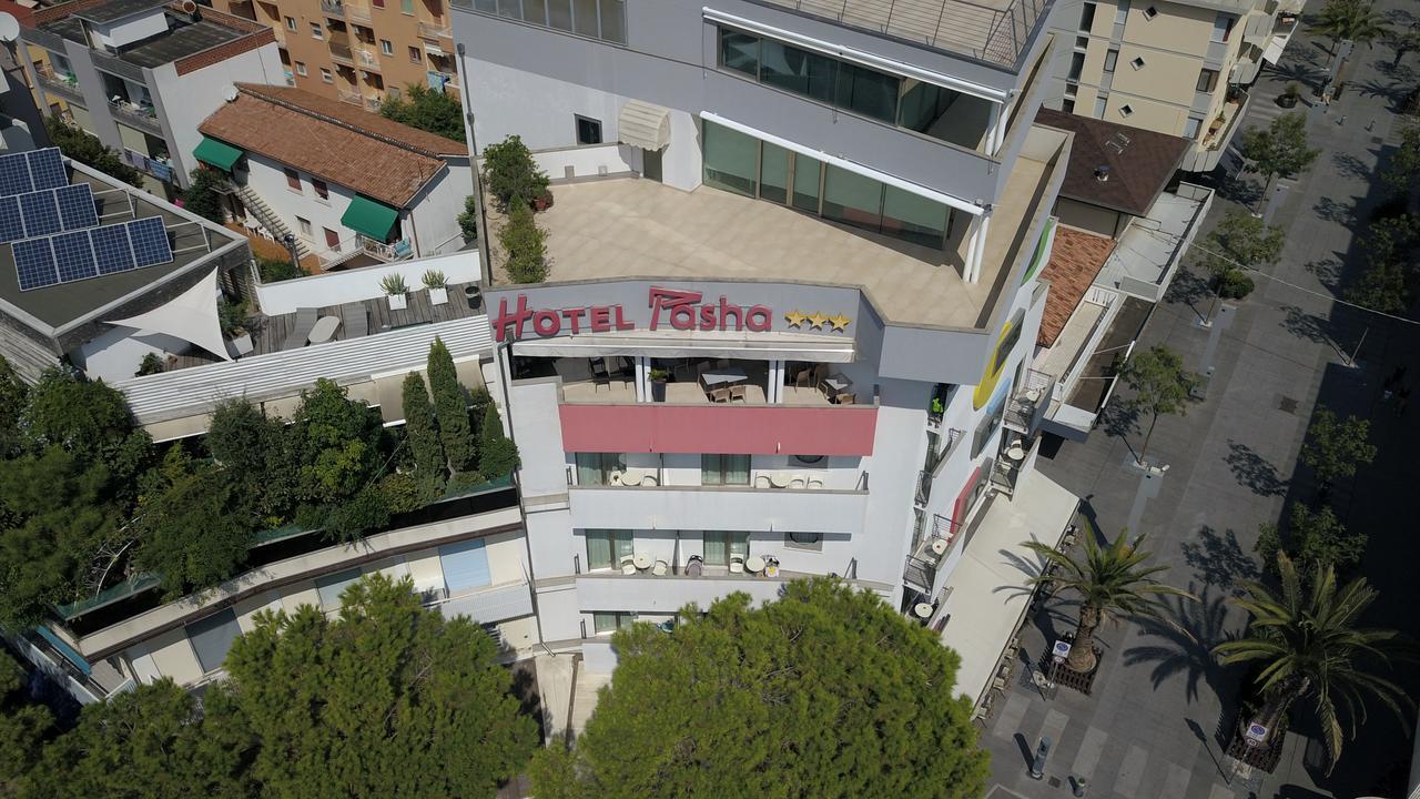 Hotel Pasha Lignano Sabbiadoro Bagian luar foto