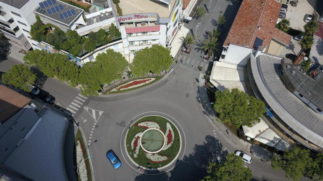Hotel Pasha Lignano Sabbiadoro Bagian luar foto