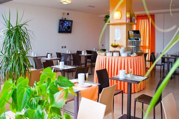 Hotel Pasha Lignano Sabbiadoro Bagian luar foto
